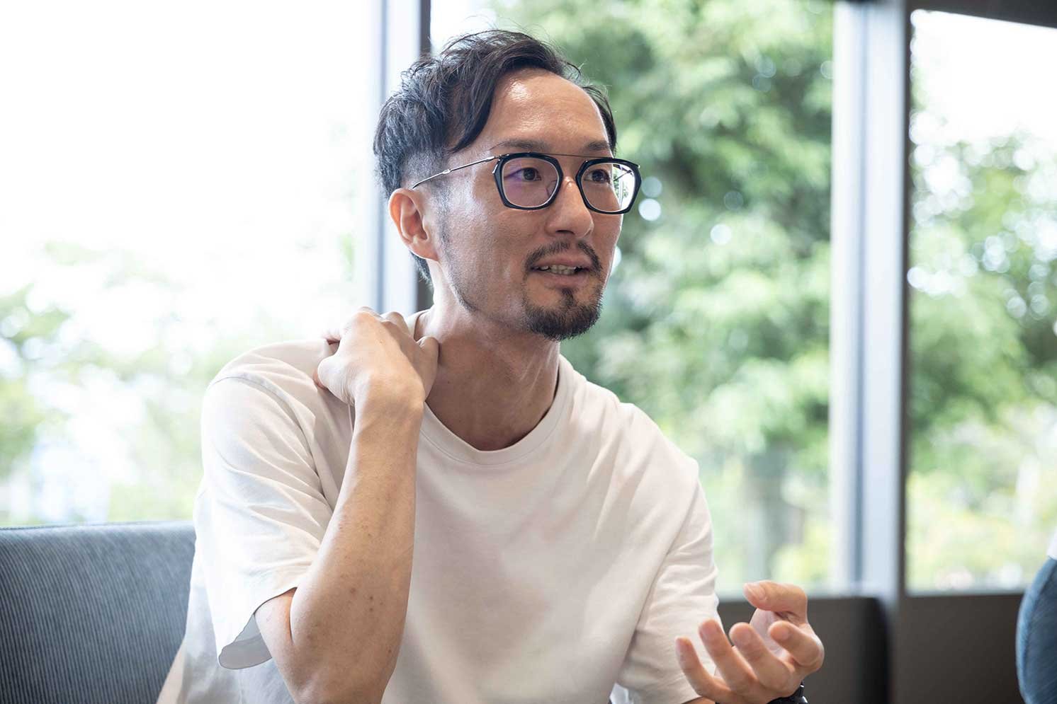 「コリコランワイド」デザイン担当の桑原慎司 | Make New Magazine「未来の定番」をつくるために、パナソニックのリアルな姿を伝えるメディア