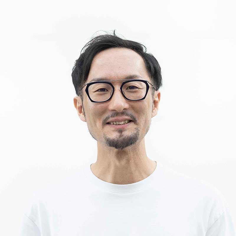 桑原 慎司氏のプロフィール写真 | Make New Magazine「未来の定番」をつくるために、パナソニックのリアルな姿を伝えるメディア